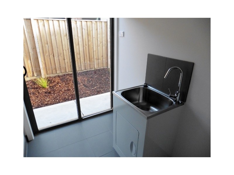 22 Sundaze Street, Clyde North VIC 3978