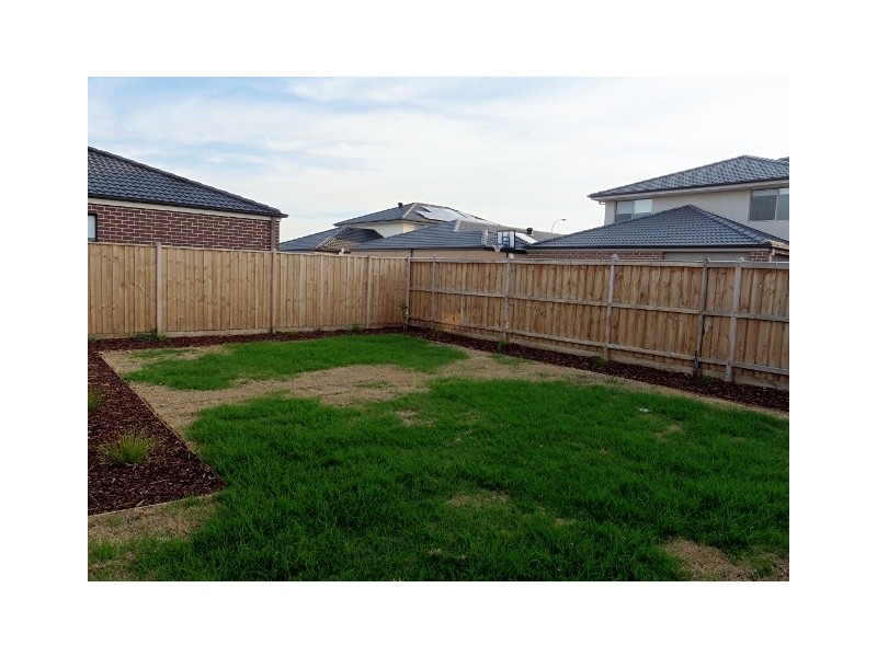 22 Sundaze Street, Clyde North VIC 3978