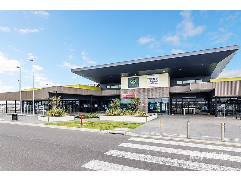 71 Linden Tree Way, Cranbourne North VIC 3977