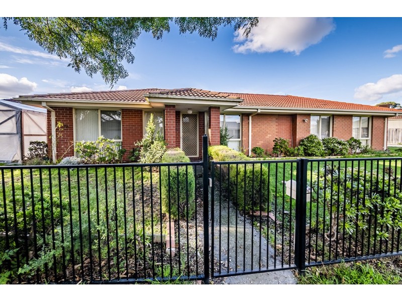 1 Terrence Drive, Cranbourne North VIC 3977