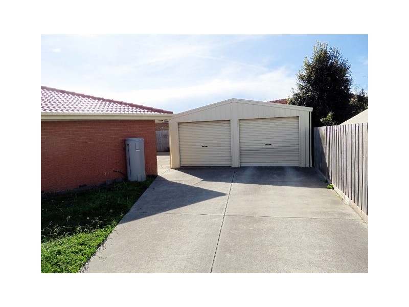 1 Terrence Drive, Cranbourne North VIC 3977