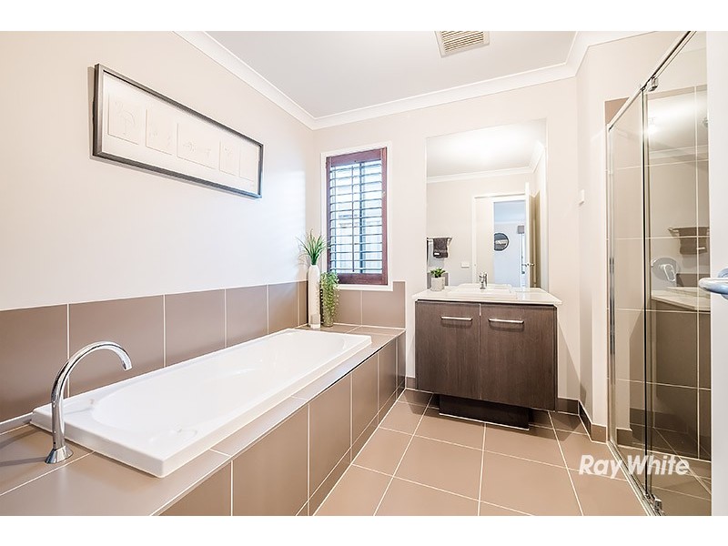 11 Mimica Avenue, Lyndhurst VIC 3975