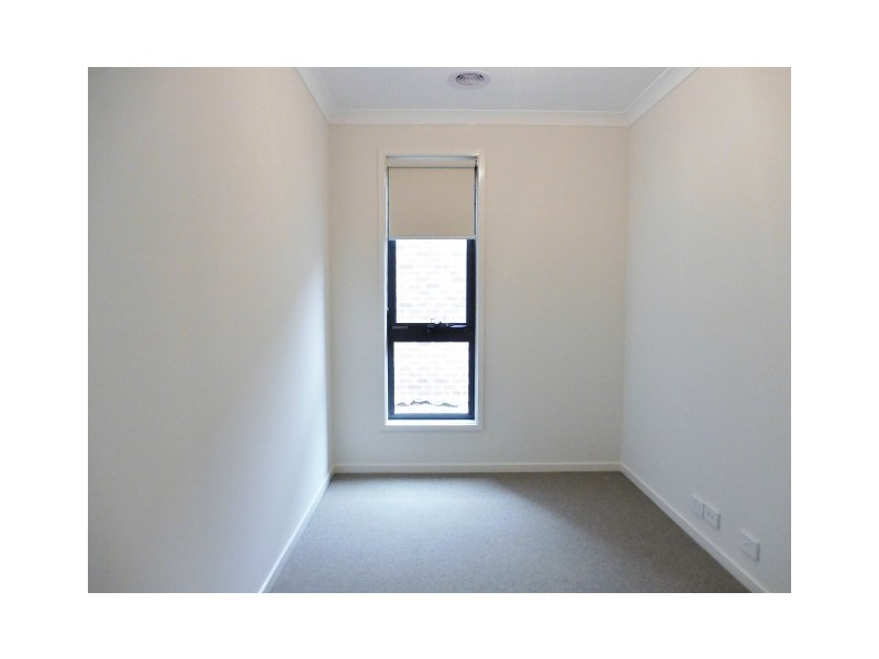 55 Stark Circuit, Cranbourne East VIC 3977