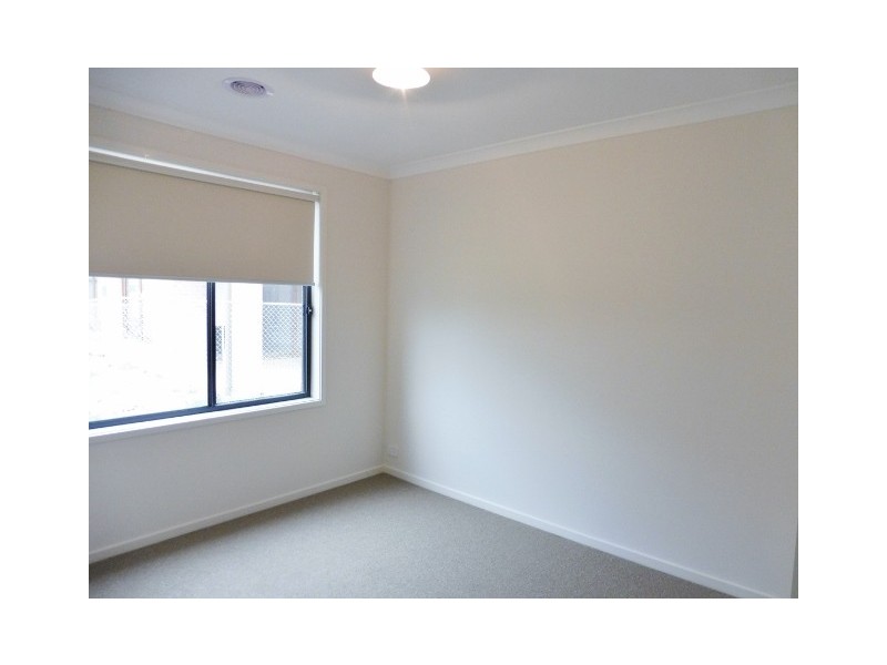 55 Stark Circuit, Cranbourne East VIC 3977