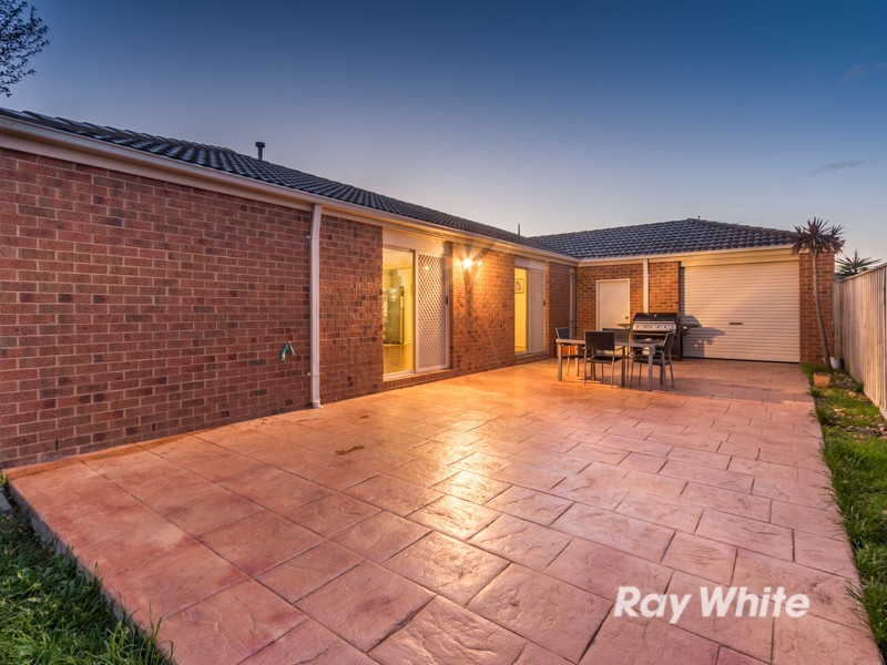 7 Forest Oak Court, Cranbourne VIC 3977