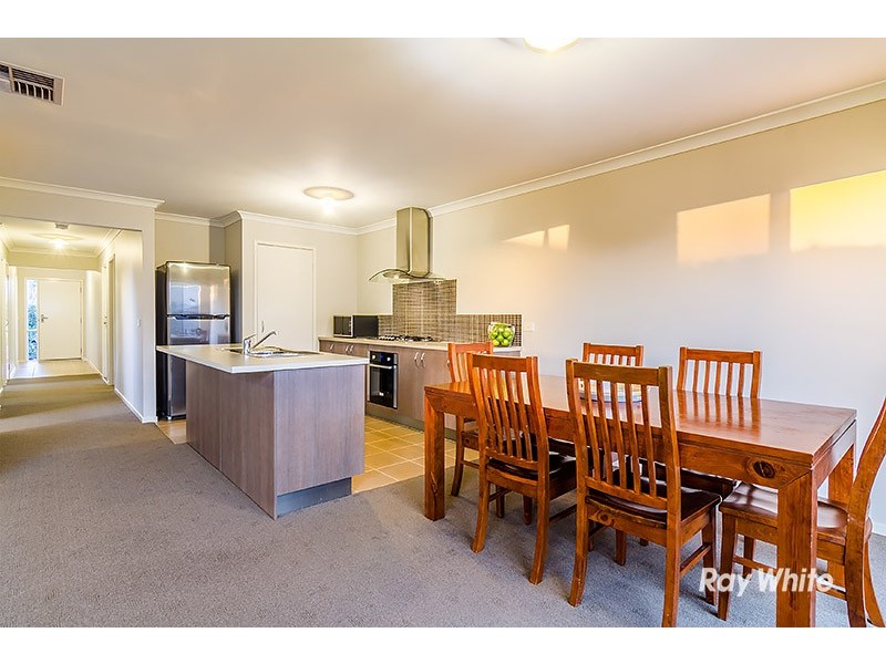 60 Gregson Grove, Lyndhurst VIC 3975