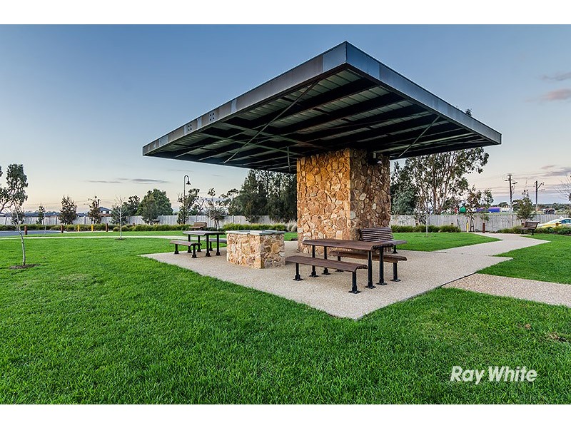 60 Gregson Grove, Lyndhurst VIC 3975