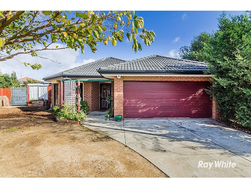 31 Bellbrae Crescent, Cranbourne West VIC 3977