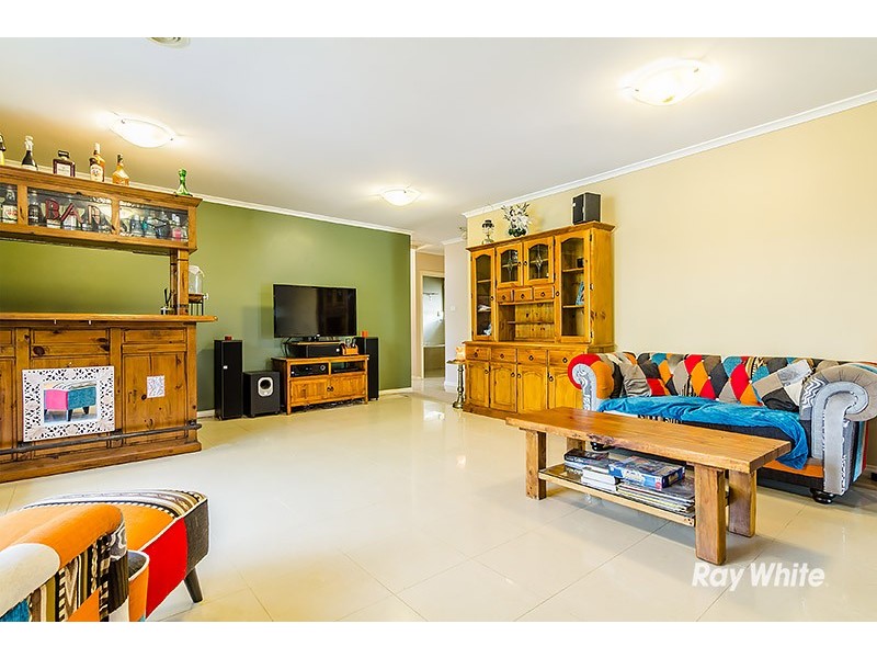 31 Bellbrae Crescent, Cranbourne West VIC 3977