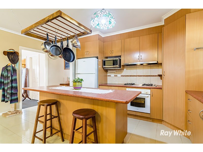 31 Bellbrae Crescent, Cranbourne West VIC 3977