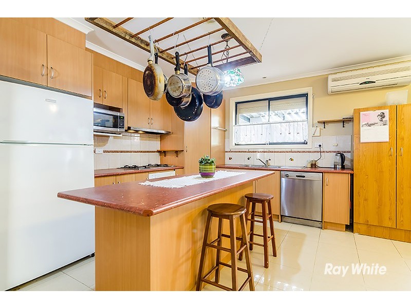 31 Bellbrae Crescent, Cranbourne West VIC 3977