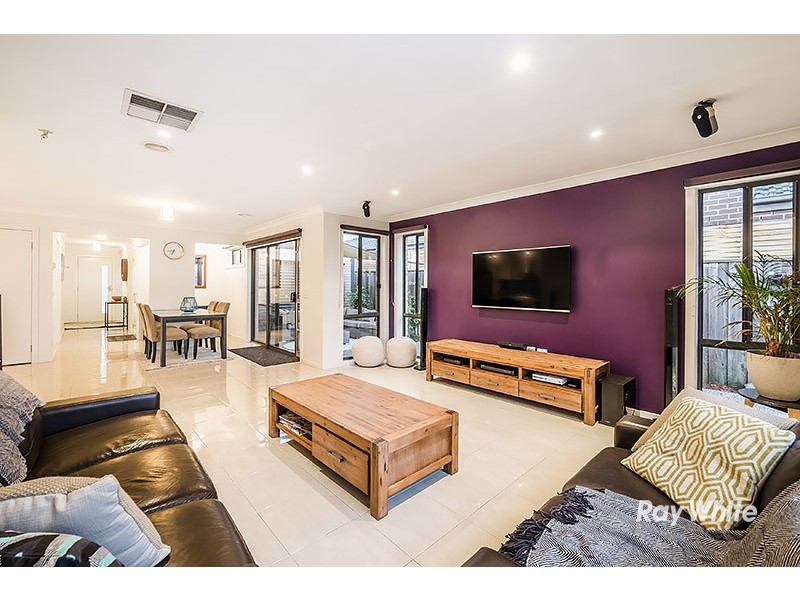 33 Banfield Place, Lyndhurst VIC 3975