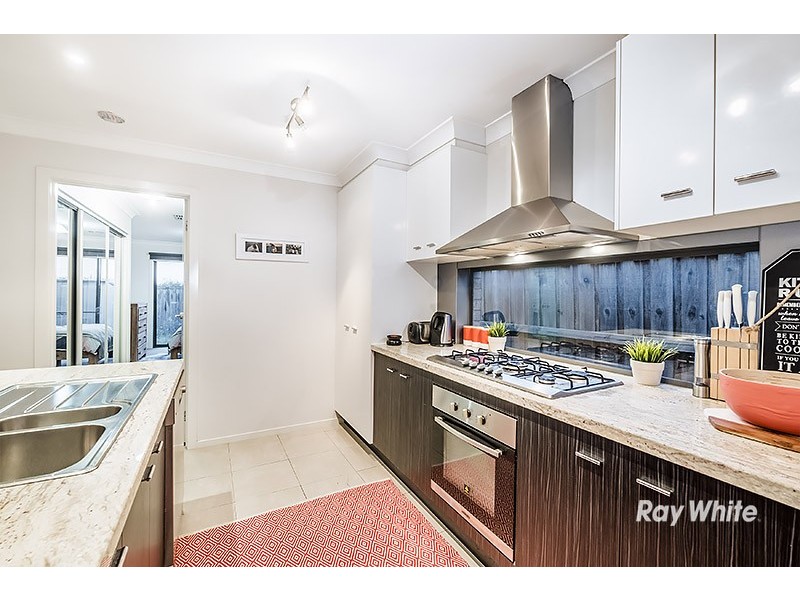 33 Banfield Place, Lyndhurst VIC 3975