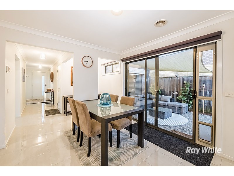 33 Banfield Place, Lyndhurst VIC 3975
