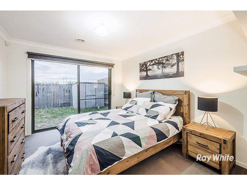 33 Banfield Place, Lyndhurst VIC 3975