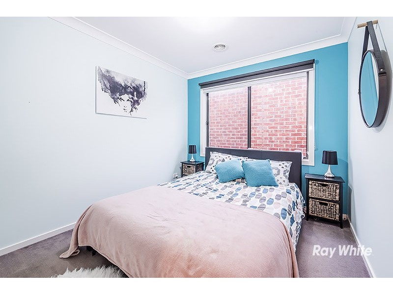 33 Banfield Place, Lyndhurst VIC 3975