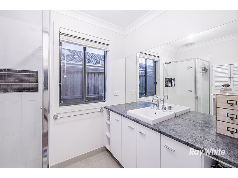 33 Banfield Place, Lyndhurst VIC 3975