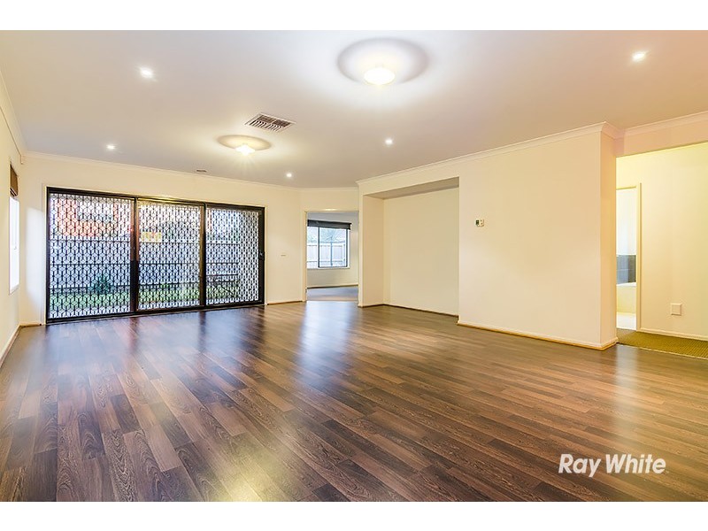 26 Goulburn Street, Cranbourne East VIC 3977