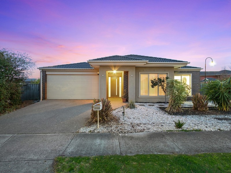 67 Melington Drive, Lyndhurst VIC 3975