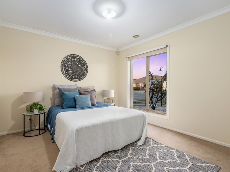 67 Melington Drive, Lyndhurst VIC 3975