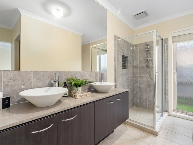 67 Melington Drive, Lyndhurst VIC 3975