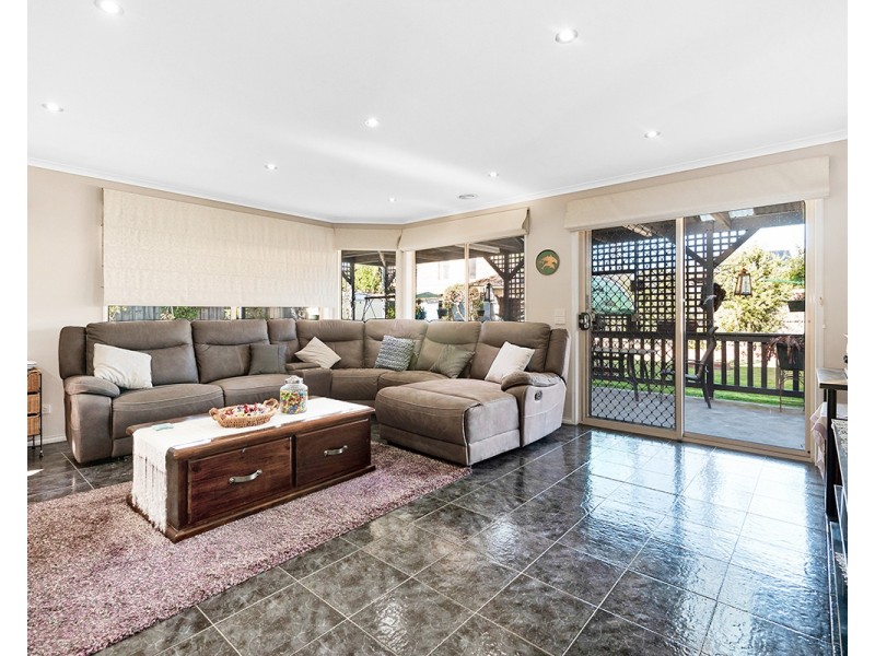 9 Red Oak Terrace, Lyndhurst VIC 3975