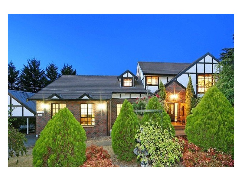 76 Churchill Park Drive, Lysterfield South VIC 3156