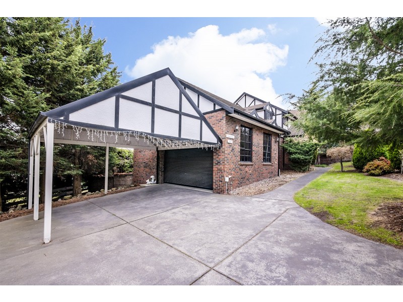 76 Churchill Park Drive, Lysterfield South VIC 3156