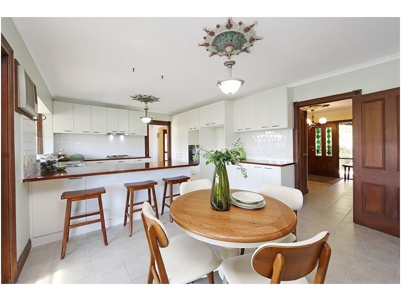 76 Churchill Park Drive, Lysterfield South VIC 3156