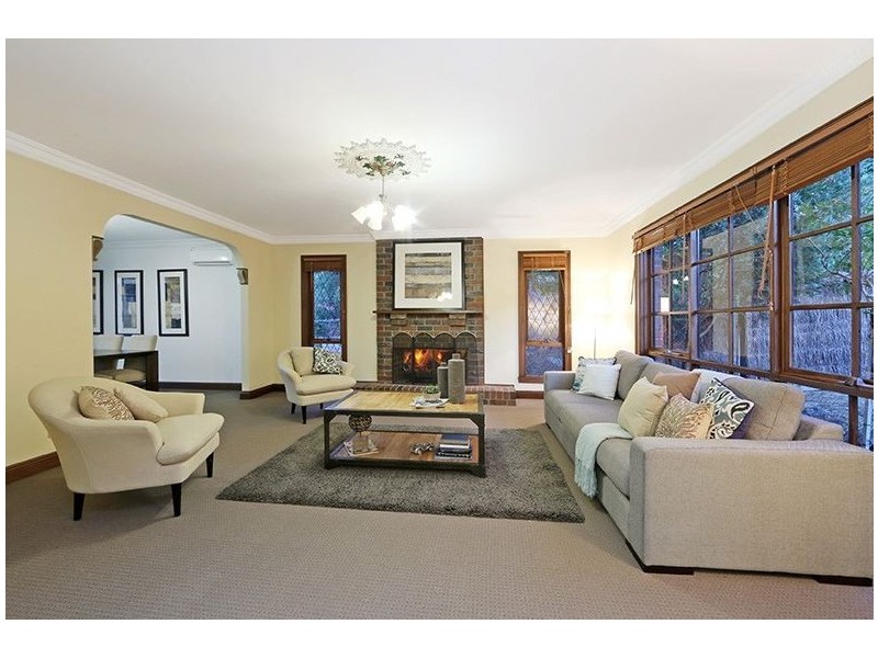 76 Churchill Park Drive, Lysterfield South VIC 3156