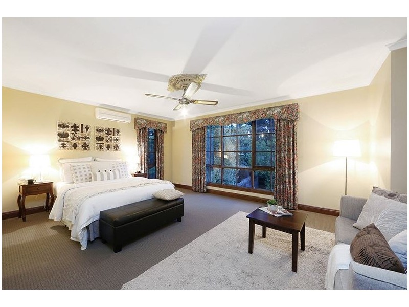 76 Churchill Park Drive, Lysterfield South VIC 3156