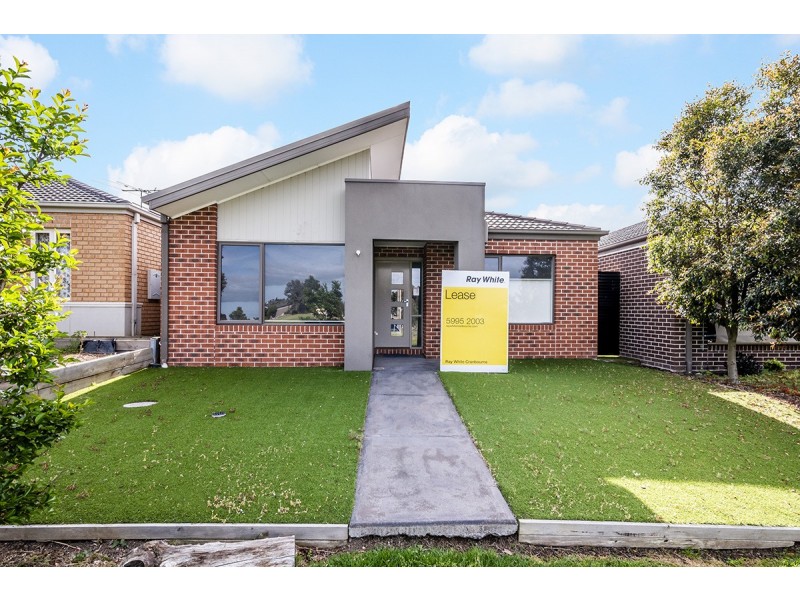 5 Paratea Lane, Cranbourne North VIC 3977