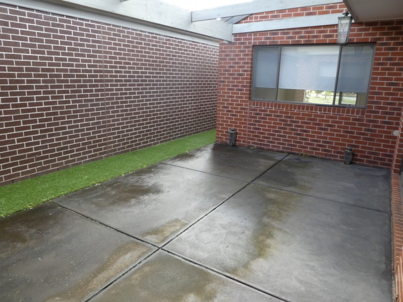 5 Paratea Lane, Cranbourne North VIC 3977