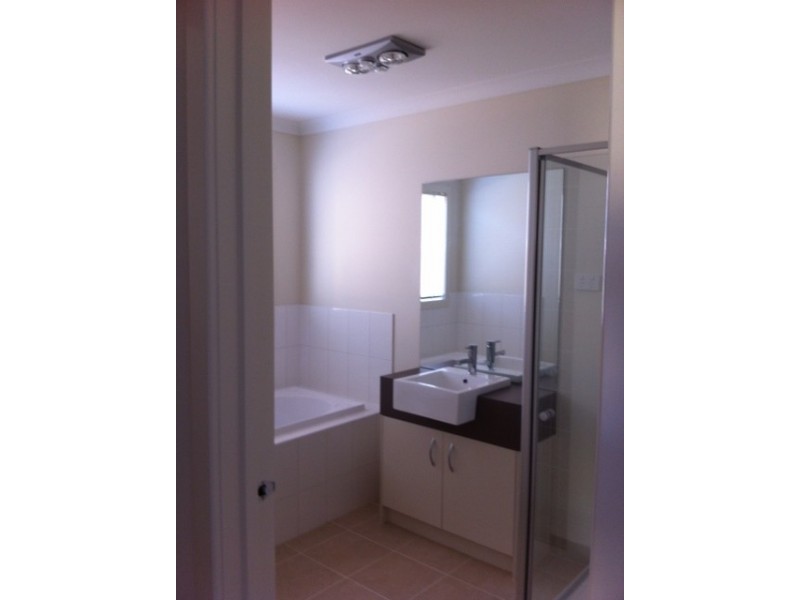 10 Cranbrook Circuit, Officer VIC 3809