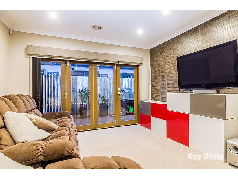 88 Bradford Drive, Cranbourne East VIC 3977