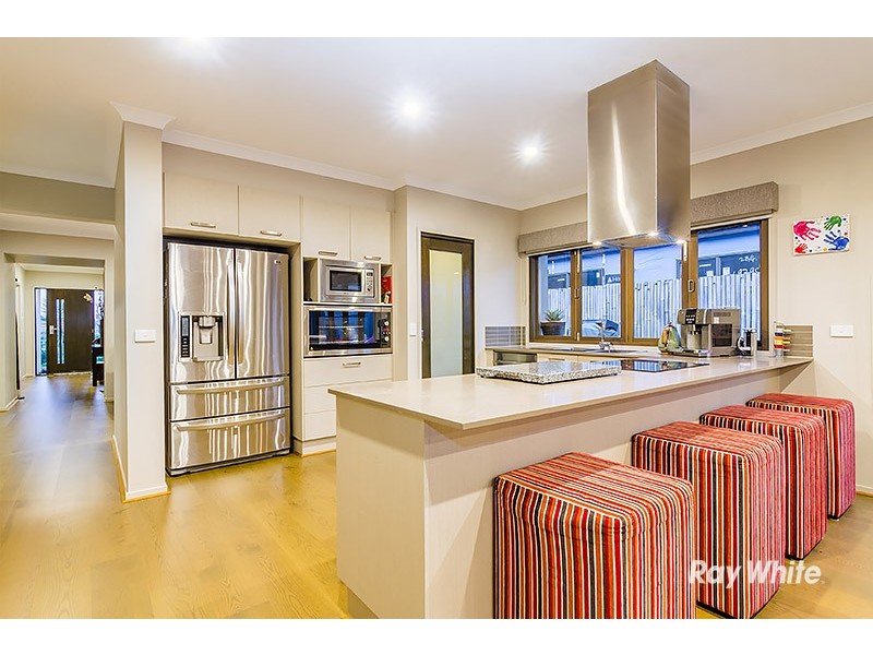 88 Bradford Drive, Cranbourne East VIC 3977
