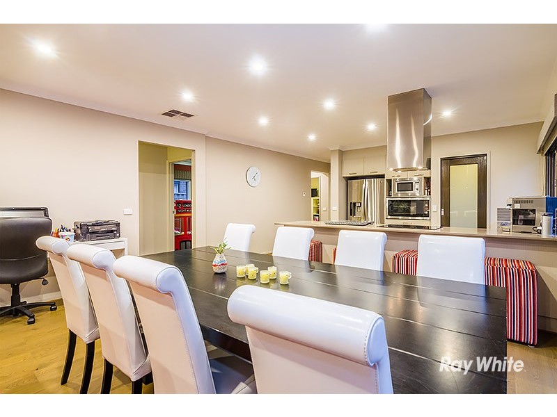 88 Bradford Drive, Cranbourne East VIC 3977