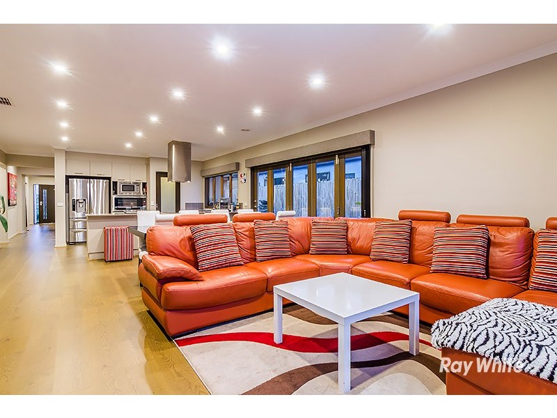 88 Bradford Drive, Cranbourne East VIC 3977