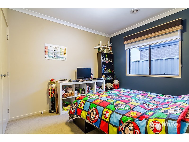 88 Bradford Drive, Cranbourne East VIC 3977