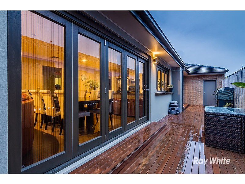 88 Bradford Drive, Cranbourne East VIC 3977