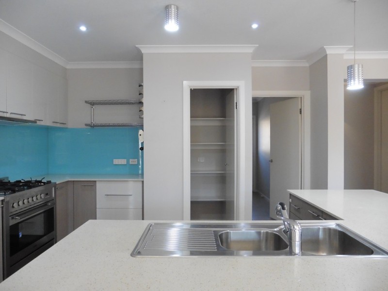 69 Melington Drive, Lyndhurst VIC 3975