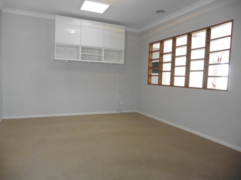 69 Melington Drive, Lyndhurst VIC 3975