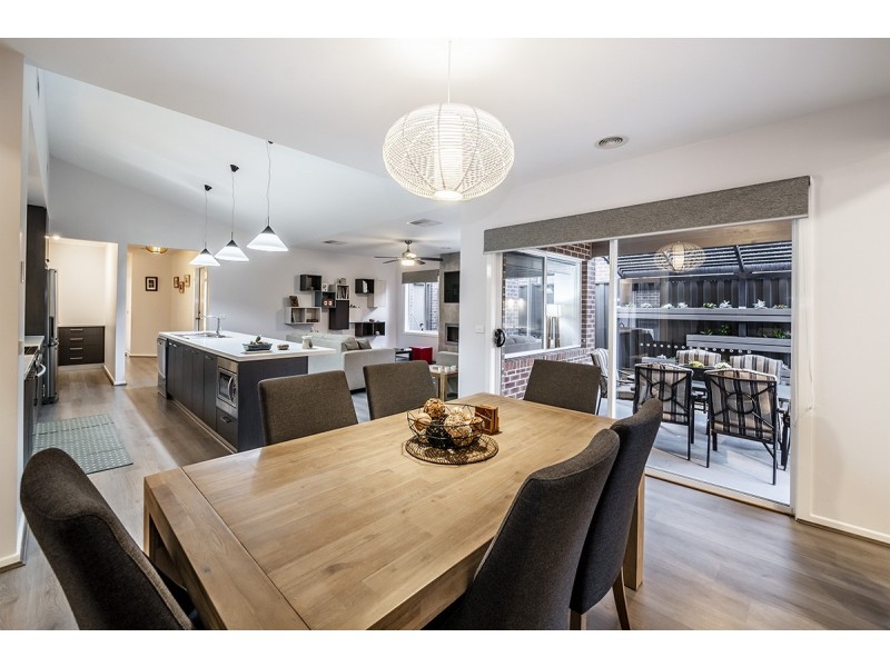 20 Eros Crescent, Cranbourne West VIC 3977