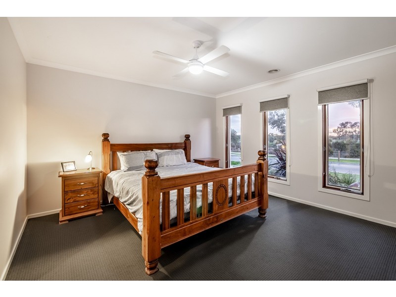 20 Eros Crescent, Cranbourne West VIC 3977