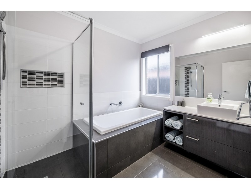 20 Eros Crescent, Cranbourne West VIC 3977