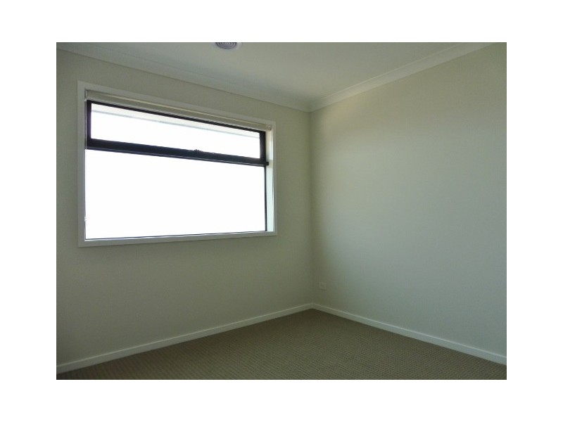 26 Fenix Way, Clyde North VIC 3978