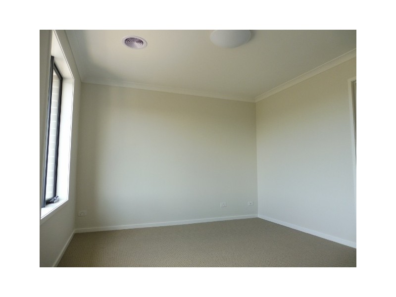 26 Fenix Way, Clyde North VIC 3978