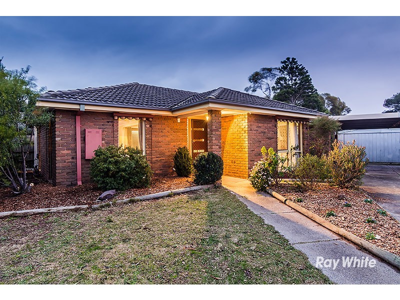 26 Gipps Crescent, Cranbourne North VIC 3977