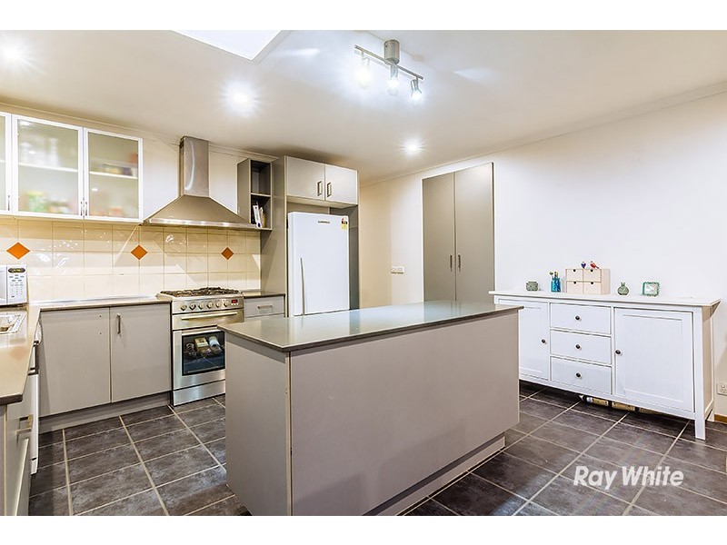 26 Gipps Crescent, Cranbourne North VIC 3977