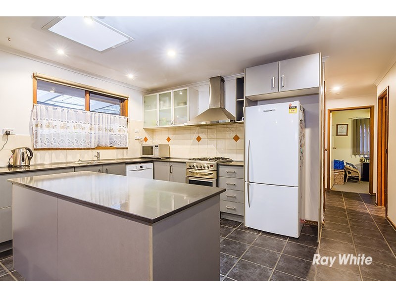 26 Gipps Crescent, Cranbourne North VIC 3977